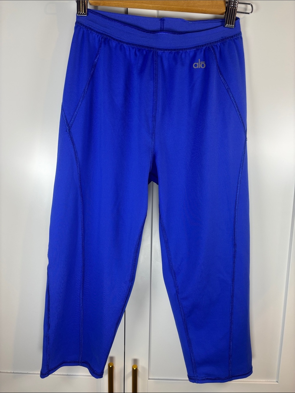 ALO Yoga Electric Blue Capri Leggings